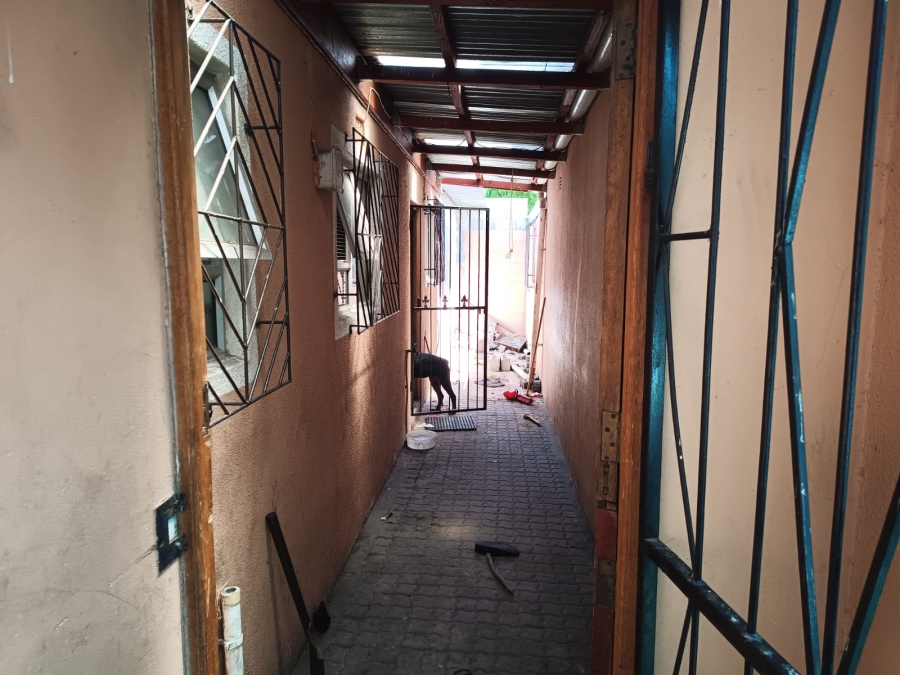 4 Bedroom Property for Sale in Park Village Western Cape